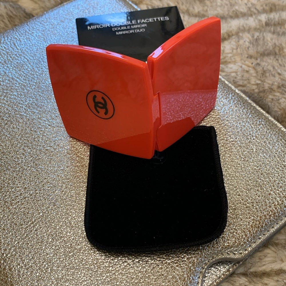 Chanel red double compact mirror & Lip color - Picture 4 of 6